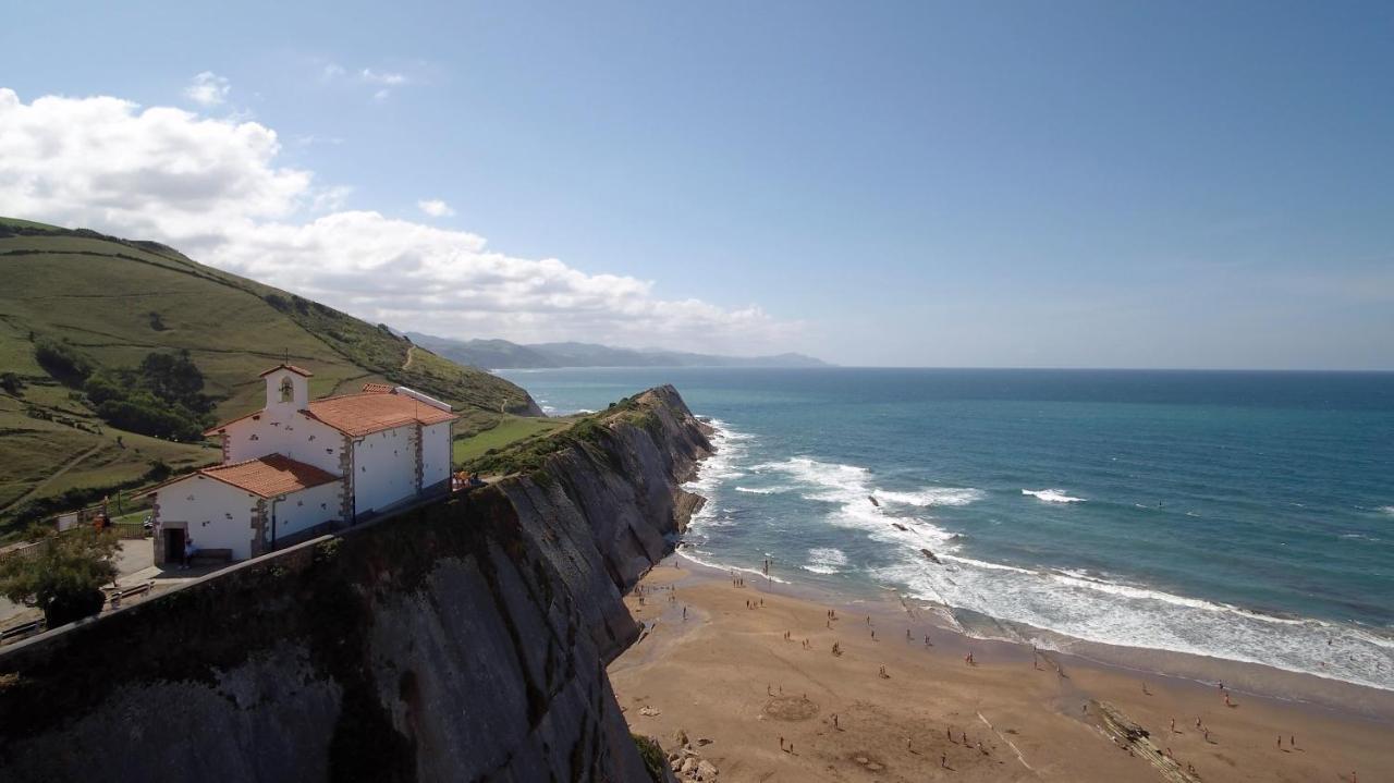 Kampaoh Zumaia Hotel Luaran gambar