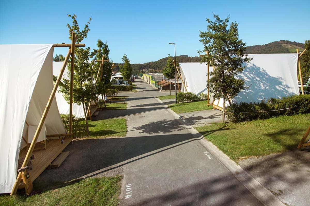 Kampaoh Zumaia Hotel Luaran gambar